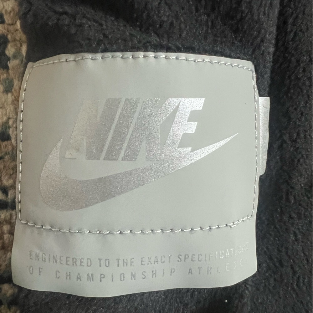 Brand NEW! Nike Two-Tone Black and White Skirt - Picture 8 of 10